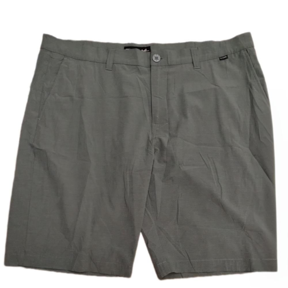 Travis Mathew Men's 10" Golf Shorts Green Khaki - Picture 2 of 8
